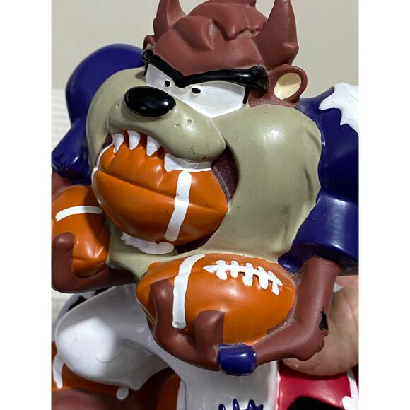 NWT Looney Tunes Taz Tasmanian Devil Football Player Piggy Coin Bank VTG 1994 - Picture 3 of 7